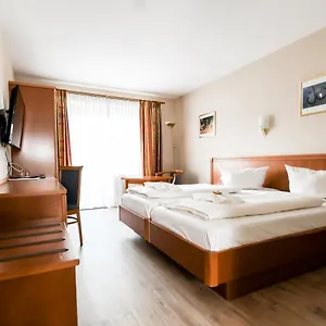 *** Hotel Blutenburg Germany